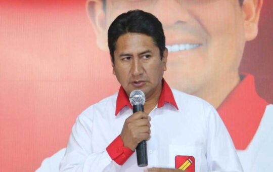 Vladimir Cerrón anuncia que Perú Libre no otorgará el voto de confianza al Gabinete de Alberto Otárola