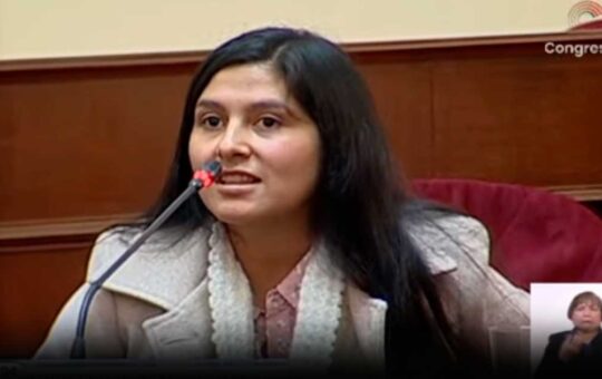 Yenifer Paredes ganaba S/2 mil mensuales, pero depositó S/50 mil a amigos tras llegar a Palacio