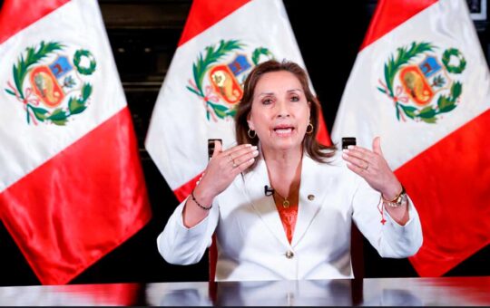 Dina Boluarte pidió perdón por la situación que vive el país y reafirmó su compromiso con el Perú