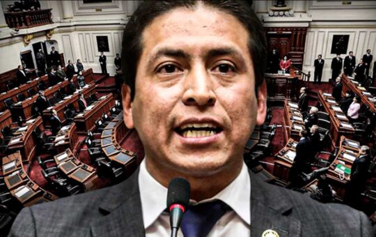 Poder Judicial impuso comparecencia con restricciones a excongresista Freddy Díaz