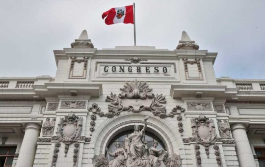 Presentan proyecto de ley para que familiares de congresistas no postulen en elecciones