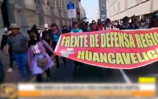 Desde hoy anuncian paro de 48 horas contra el Congreso en Huancavelica