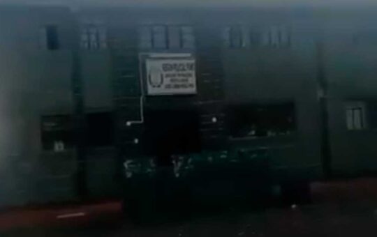 Puno: Pobladores amenazan incendiar comisaría Mazocruz, si policías no abandonan el pueblo