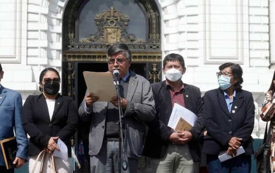 Bloque Magisterial retira su firma del acta para reabrir debate sobre el adelanto de elecciones