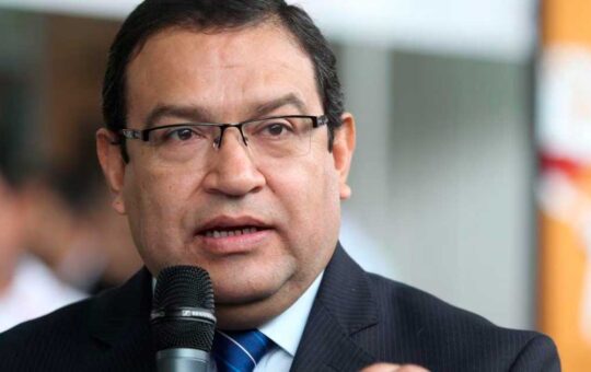 Fiscal de la Nación abrió investigación contra Alberto Otárola por la contratación de su excuñada