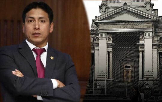 Freddy Díaz se entregó al Poder Judicial tras ordenarse nueve meses de prisión preventiva en su contra