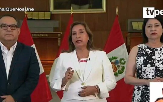 Dina Boluarte dispone el retiro definitivo del embajador del Perú en México