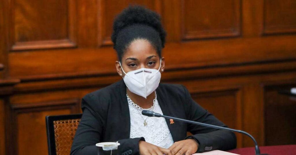 Rosangella Barbarán: “Muchos congresistas están buscando un pretexto para quedarse”