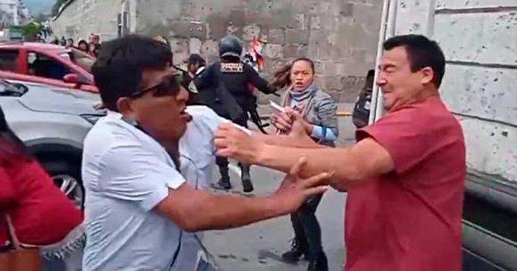 Congresista agarró a golpes a revoltoso que lo agredió en Arequipa