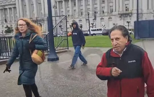 Alejandro Toledo se molesta tras ser captado en EE.UU.: “No sea impertinente. No te permito” | VIDEO