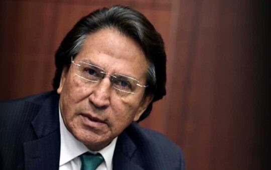 Abogado de Alejandro Toledo aseguró que el expresidente padece de cáncer