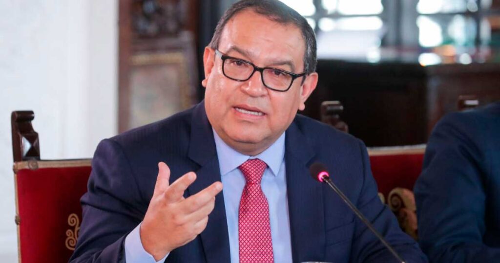 Premier Otárola retira de su cargo al viceministro de Cultura tras reunión con ‘La Resistencia’
