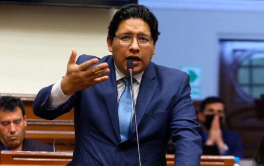 Congresista Ilich López renunció a la bancada de Acción Popular