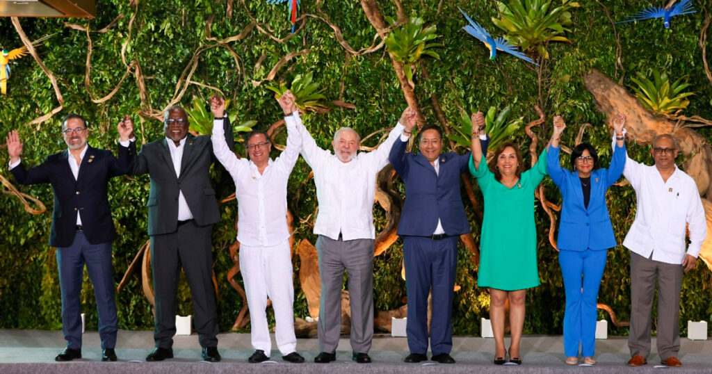 Dina Boluarte participa de la foto oficial de presidentes de los Estados