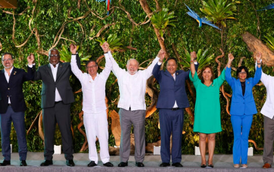 Dina Boluarte participa de la foto oficial de presidentes de los Estados