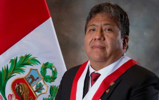 Congresista puneño busca archivar su proceso por peculado con la Ley Soto