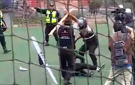vecinos y serenos se enfrentan por tenencia de estadio comunal