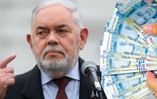 Montoya sobre los sueldos (S/15 mil) de los congresistas: “No es justo”