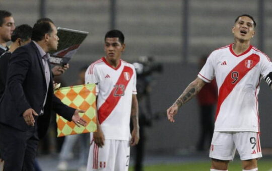 El motivo que desencadenó el fuerte reclamo de Paolo a Reynoso tras el gol de Brasil