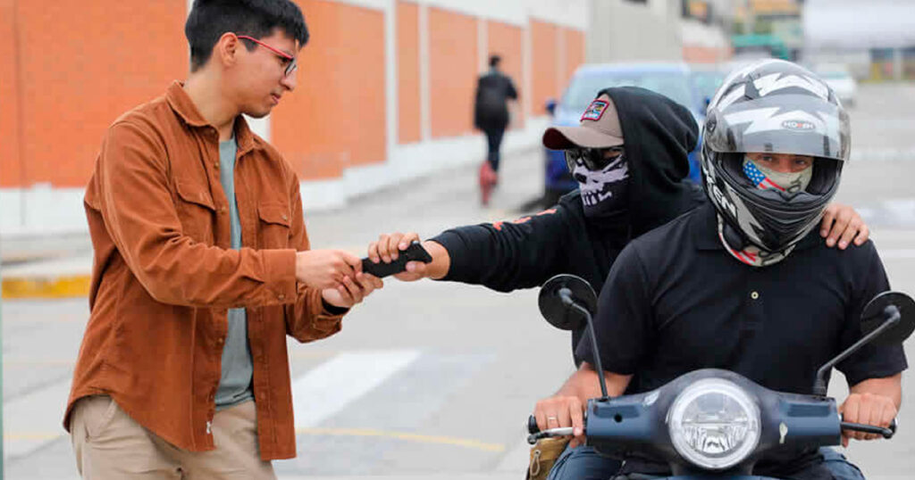 Robo de celulares en Perú ahora será sancionado con hasta 30 años de cárcel