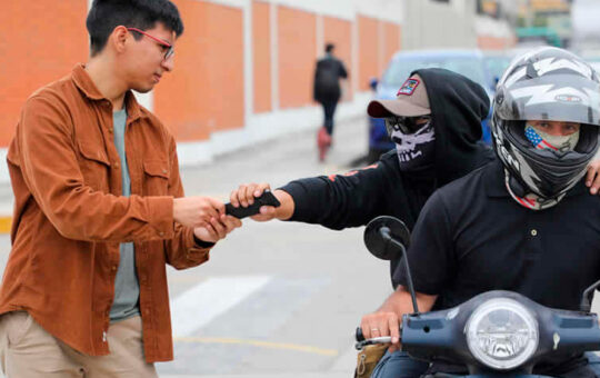 Robo de celulares en Perú ahora será sancionado con hasta 30 años de cárcel