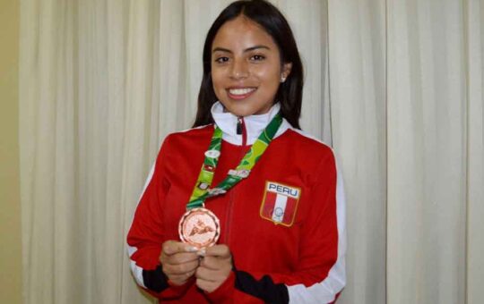 JACOBA GOICOCHEA FUE RECIBIDA EN CAJAMARCA TRAS GANAR MEDALLA EN SUCRE 2024 – RCR Peru