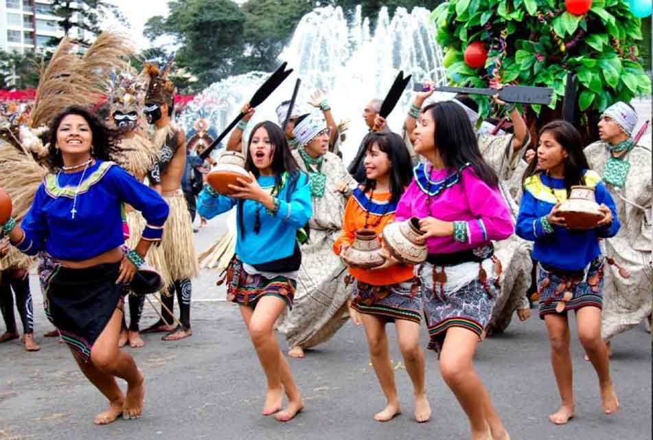 DAVID LANDA, REVIVIENDO TRADICIONES AMAZÓNICAS Y SALVANDO EL LEGADO DE LAS PANDILLAS TRADICIONALES – RCR Peru