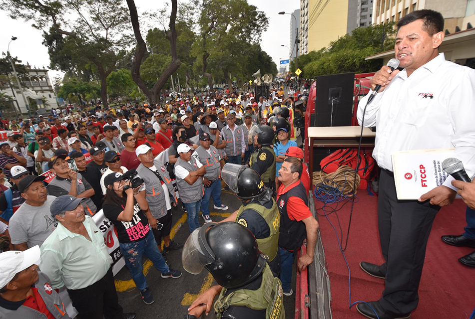 DEMANDA DE LA FTCCP EN NEGOCIACIÓN COLECTIVA  CONTEMPLA AMPLIACIÓN DE RIESGO PARA TRABAJADOR ANTE CAMBIO CLIMÁTICO EN REGIONES DEL PAÍS – RCR Peru