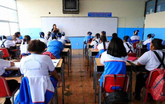 FALTAN ACCIONES CONCRETAS PARA APLICAR POLÍTICAS EDUCATIVAS – RCR Peru