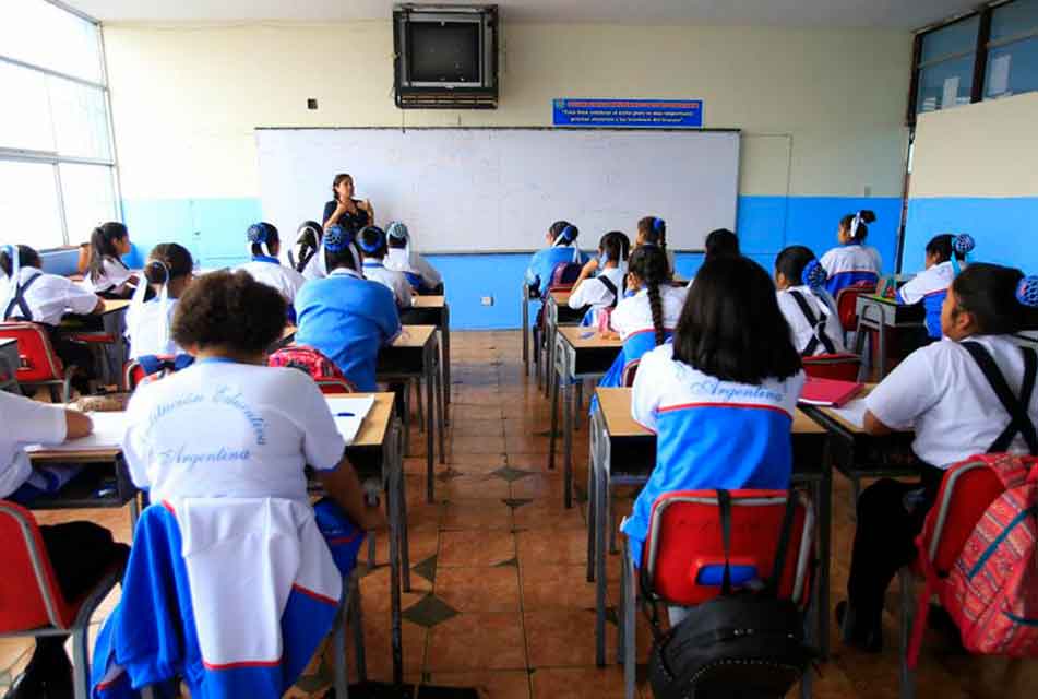 FALTAN ACCIONES CONCRETAS PARA APLICAR POLÍTICAS EDUCATIVAS – RCR Peru