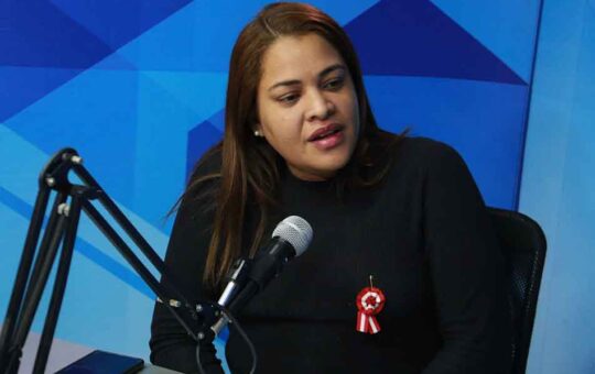 LIBRO “HISTORIA DE MIGRANTES” NACIÓ EN MEDIO DEL CAOS POR UNA ENFERMEDAD, SEÑALA SU AUTORA – RCR Peru