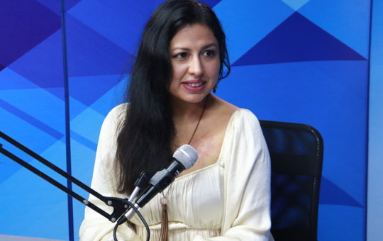 LA CANTAUTORA PERUANA QUE CONQUISTA CON SU VOZ – RCR Peru