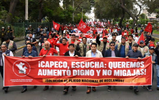 TRABAJADORES DE CONSTRUCCIÓN SE MOVILIZARÁN PARA EXIGIR A CAPECO UN AUMENTO DIGNO – RCR Peru