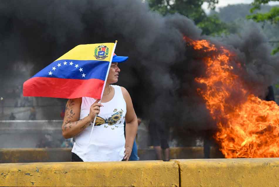 TENSIÓN POLÍTICA Y VIOLENCIA TRAS LA REELECCIÓN DE NICOLÁS MADURO EN VENEZUELA – RCR Peru