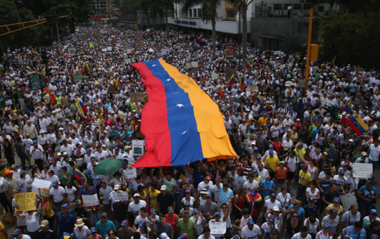 POBLACIÓN VENEZOLANA ESTÁ CANSADA DE LA CONFRONTACIÓN POLÍTICA – RCR Peru