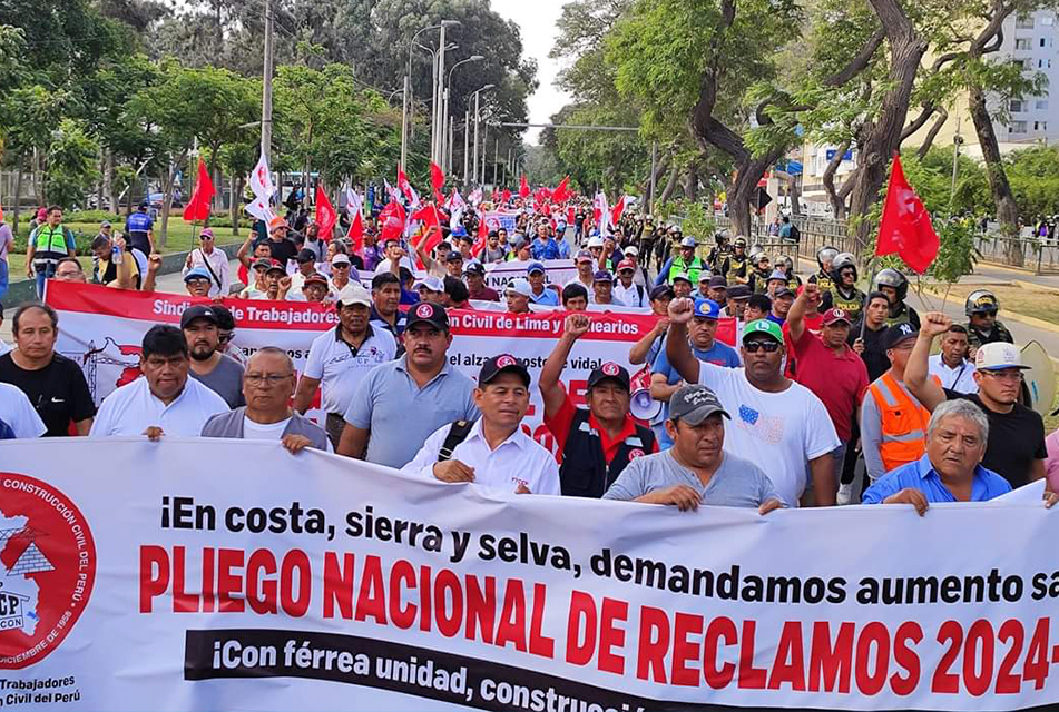 OBREROS DE CONSTRUCCIÓN DEMOSTRARÁN A CAPECO QUE NO ACEPTARÁN AUMENTO IRRISORIO – RCR Peru