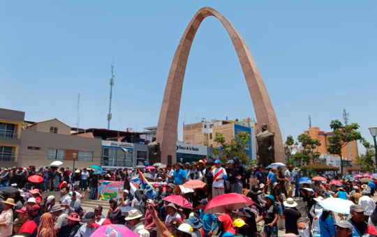 “LA INDIGNACIÓN SOCIAL REFLEJA UN HARTAZGO QUE AGRAVA LA CRISIS DE REPRESENTATIVIDAD” – RCR Peru