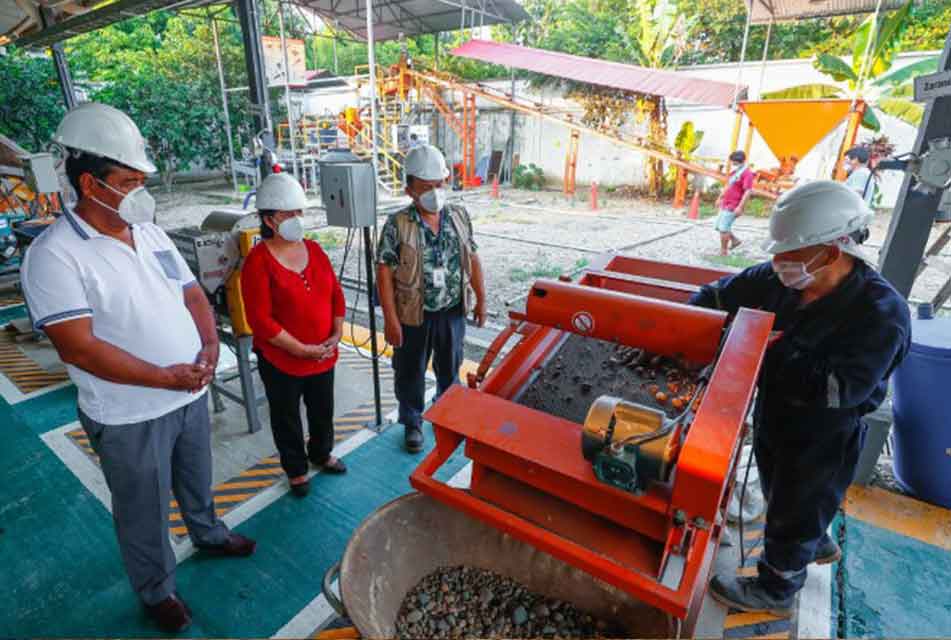 VICEMINISTRO LUNA APUESTA POR LA CREACIÓN DE UN PROGRAMA QUE SE ENCARGUE DE LA FORMALIZACIÓN POR CINCO AÑOS – RCR Peru