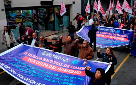 MAESTROS Y AUXILIARES DE TUMBES SE PREPARAN PARA HUELGA ESCALONADA DEL 16 DE OCTUBRE ANTE EL ABANDONO DEL SECTOR EDUCATIVO – RCR Peru
