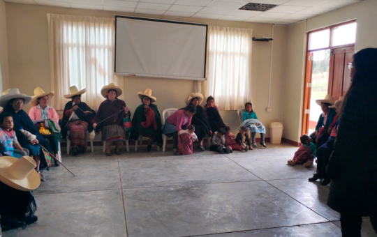 MADRES DE CASERÍO LA SHITA SE CAPACITAN EN EL BUEN USO DEL VASO DE LECHE EN CAJAMARCA – RCR Peru