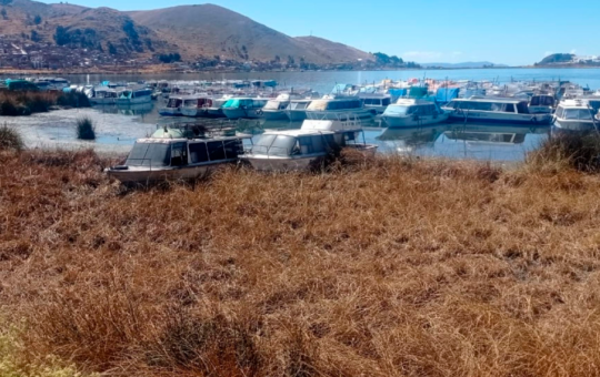 PREOCUPACIÓN DE OPERADORES TURÍSTICOS POR DESCENSO DE AGUAS EN EL LAGO TITICACA – RCR Peru