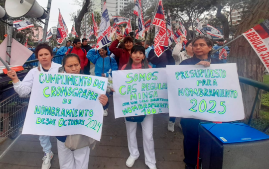 TRABAJADORES CAS DEL MINSA EXIGEN NOMBRAMIENTO – RCR Peru