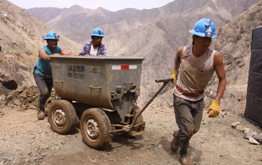 EXIGIMOS ACCIONES CONCRETAS PARA FRENAR EL CAOS GENERADO POR EL REINFO – RCR Peru