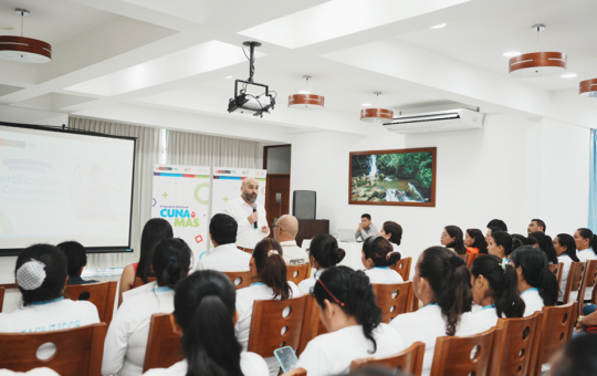 SINEACE CERTIFICA A CERCA DE 600 MADRES CUIDADORAS Y FACILITADORAS POR SUS COMPETENCIAS Y HABILIDADES EN LA ATENCIÓN A LA PRIMERA INFANCIA EN EL ÁMBITO NACIONAL – RCR Peru