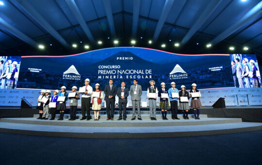 HASTA EL 25 DE OCTUBRE PODRÁN POSTULAR AL PREMIO NACIONAL DE MINERÍA ESCOLAR – RCR Peru