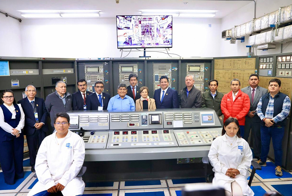 MINISTRO MUCHO VISITÓ CENTRO NUCLEAR RACSO Y DESTACÓ QUE LA ENERGÍA NUCLEAR PUEDE LLEVAR ELECTRICIDAD A REGIONES AMAZÓNICAS – RCR Peru