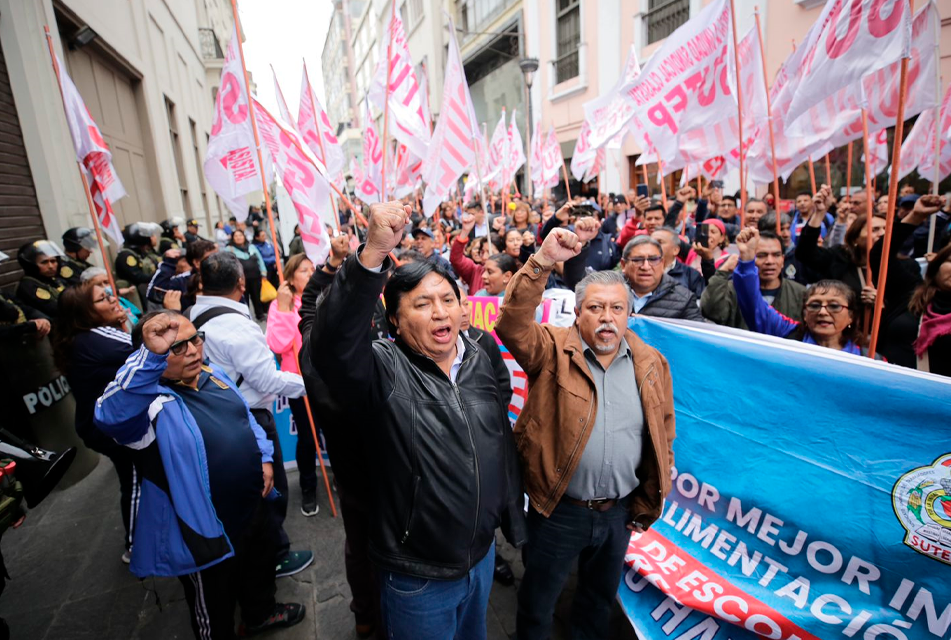 SUTEP SUSPENDE HUELGA NACIONAL ESCALONADA – RCR Peru