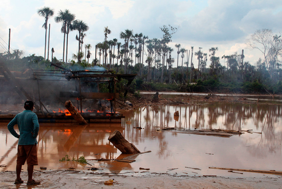 MINERÍA ILEGAL AVANZA Y GENERA PERJUICIOS AMBIENTALES EN EL PAÍS – RCR Peru