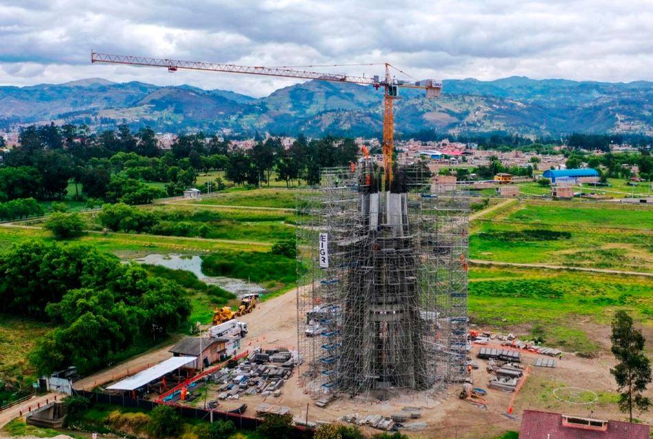 POZO TUBULAR EN EL QHAPAQ ÑAN CONSTRUIDO POR NEWMONT ALAC GARANTIZA EL ABASTECIMIENTO DE AGUA A LA POBLACIÓN Y AGRICULTURA – RCR Peru