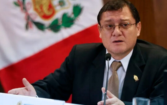 EXISTE CAMPAÑA PARA CREAR LA IDEA DE QUE POLICÍAS DETIENEN A DELINCUENTES Y LOS FISCALES LOS SUELTAN – RCR Peru